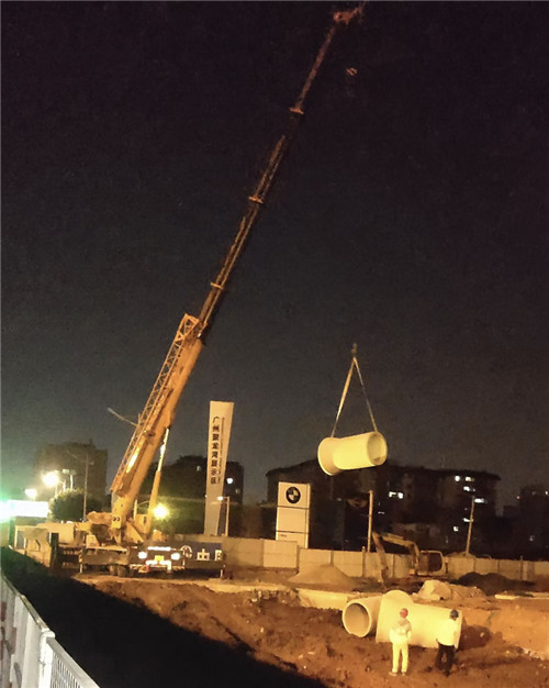 肃宁县“弯臂矫正”—— 吊车的 “形变补偿” 技术